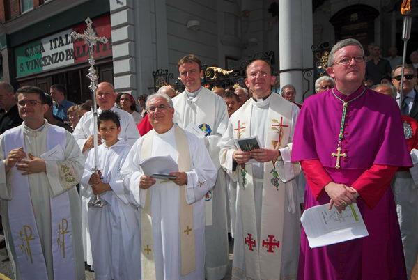 Italian Church Procession © 2006, Peter Marshall