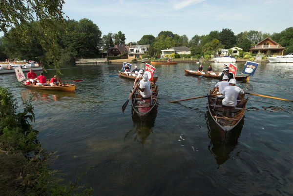 Swan Upping © 2006, Peter Marshall