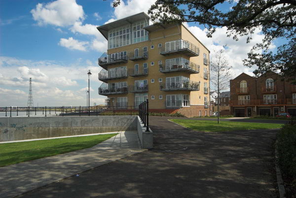 Greenhithe + Swanscombe Marshes © 2006, Peter Marshall