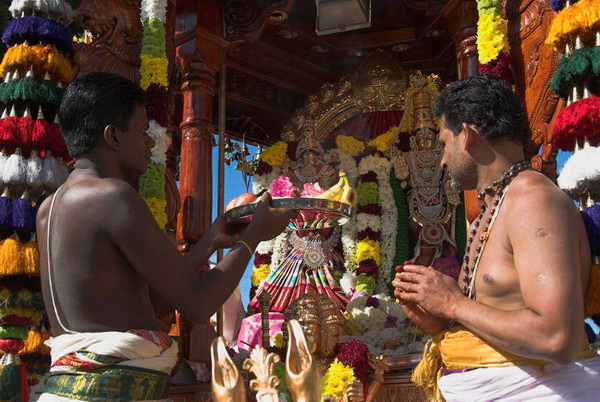 Sri Mahalakshmi Temple Chariot Festival © 2006, Peter Marshall