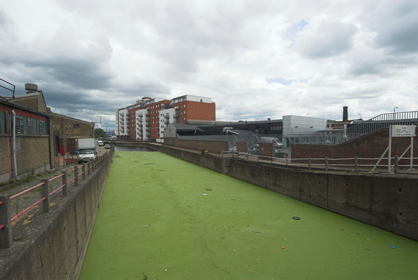 Lea Navigation, Stratford © 2006, Peter Marshall