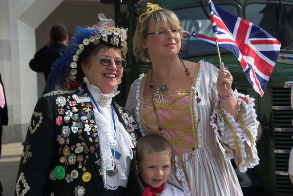 Costermongers Harvest Festival © 2006, 
	  Peter Marshall