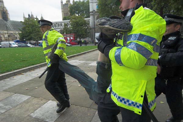 Sack Parliament © Peter Marshall, 2006