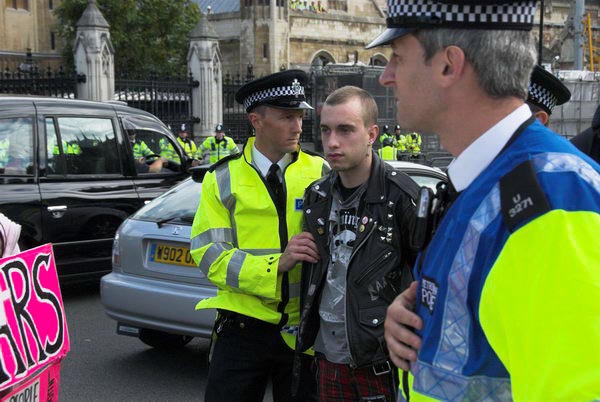 Sack Parliament © Peter Marshall, 2006