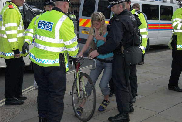 Sack Parliament © Peter Marshall, 2006