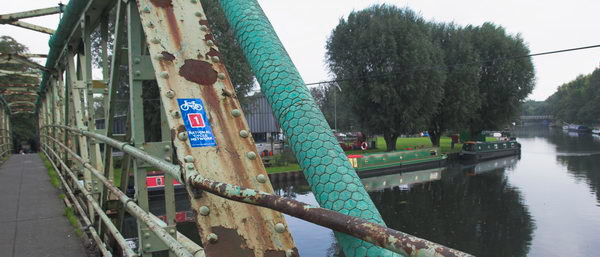 Tottenham to Walthamstow © Peter Marshall, 2006