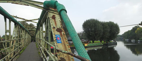 Tottenham to Walthamstow © Peter Marshall, 2006