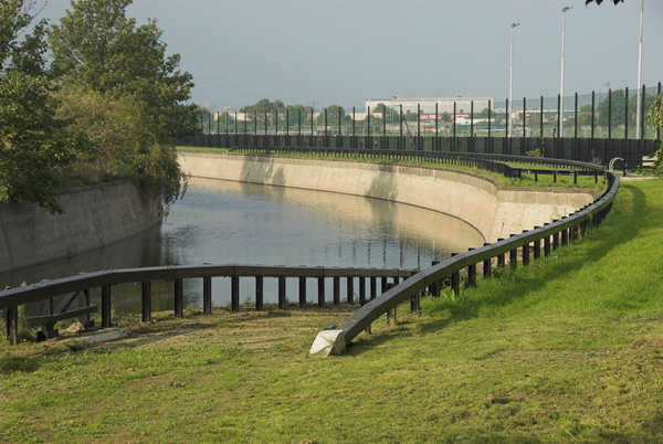 Tottenham to Walthamstow © Peter Marshall, 2006