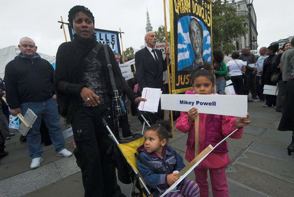 Protest Against Deaths in Custody © Peter Marshall, 2006