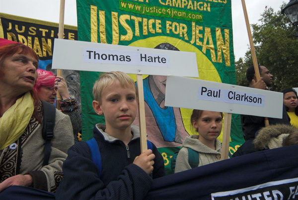 Protest Against Deaths in Custody © Peter Marshall, 2006