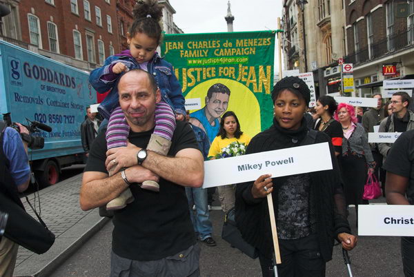 Protest Against Deaths in Custody © Peter Marshall, 2006
