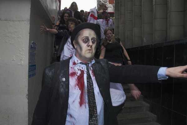 Crawl of the Dead © Peter Marshall, 2006