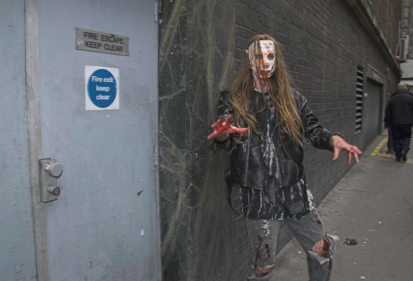 Crawl of the Dead © Peter Marshall, 2006