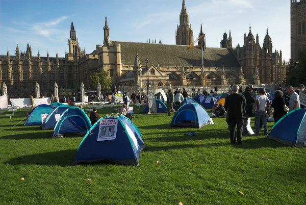 No More Fallujahs: Peace Camp Parliament Square © Peter Marshall, 2006
