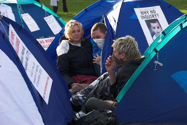 No More Fallujahs: Peace Camp Parliament Square © Peter Marshall, 2006