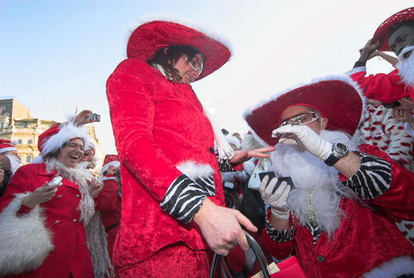 Santacon © Peter Marshall, 2006