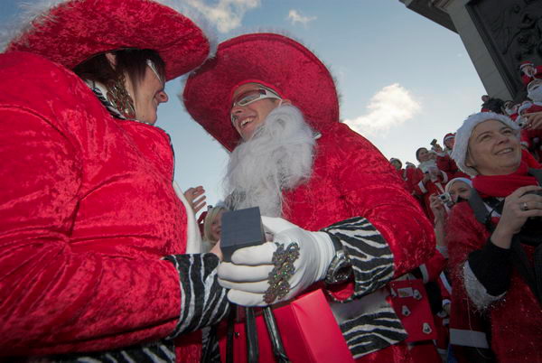 Santacon, Trafalgar Square, London © 2006, Peter Marshall