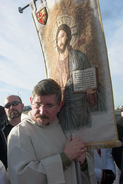 Blessing the Thames © Peter Marshall, 2007