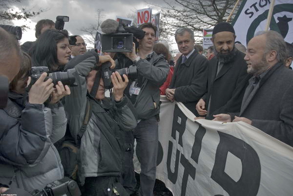Stop Trident, Troops out of Iraq © 2007, Peter Marshall