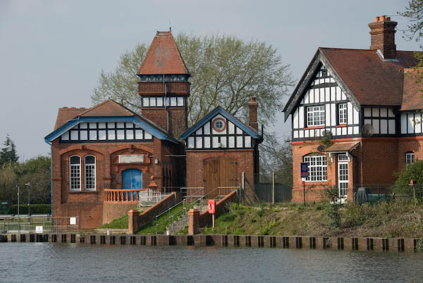 Staines © 2007, Peter Marshall