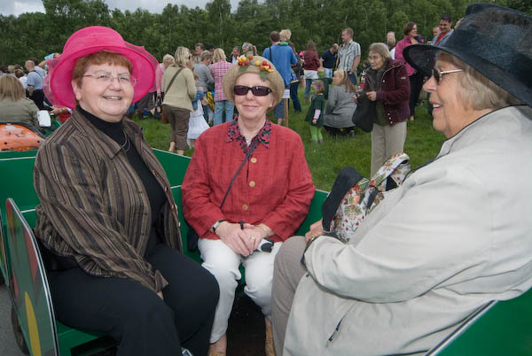 Walton-on-the-Hill May Pageant © 2007, Peter Marshall