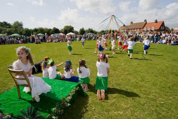 Walton-on-the-Hill May Pageant © 2007, Peter Marshall