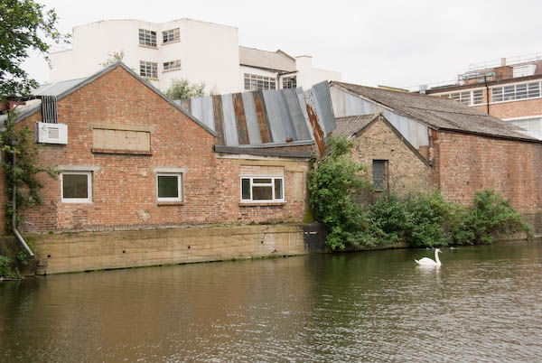 London's Canals © 2007. Peter Marshall