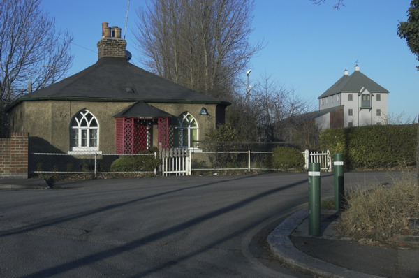 Ponder's End (C) 2003-5, Peter Marshall