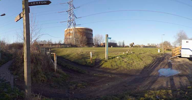 Leyton: (C) Peter Marshall, 2003-2005