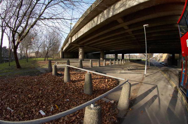  Hackney Wick: (C) Peter Marshall, 2003-2005