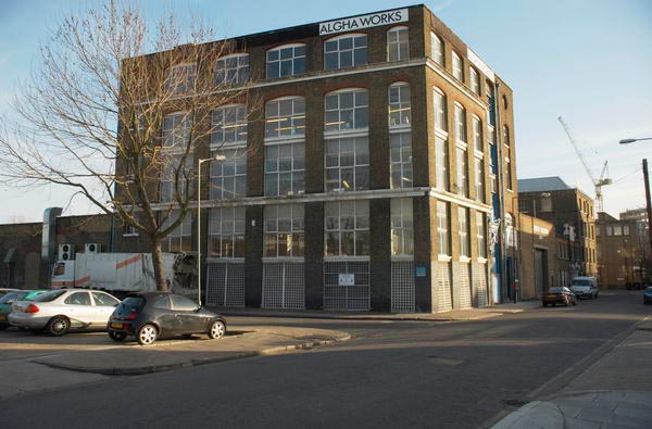 Hackney Wick: (C) Peter Marshall, 2003-2005