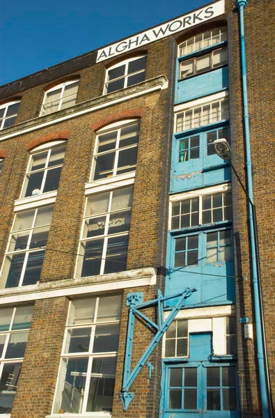 Hackney Wick: (C) Peter Marshall, 2003-2005