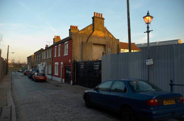 Bow: (C) Peter Marshall, 2003-2005